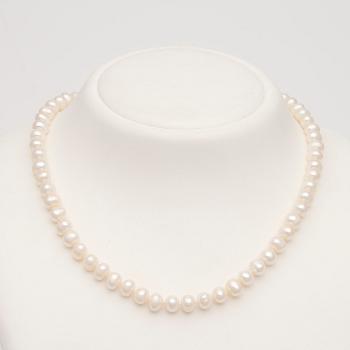 PÄRLCOLLIER, odlade sötvattenspärlor, lås i 14K guld.
