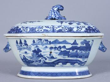 TERRIN samt LOCK, porslin, Kina, 1700-tal.