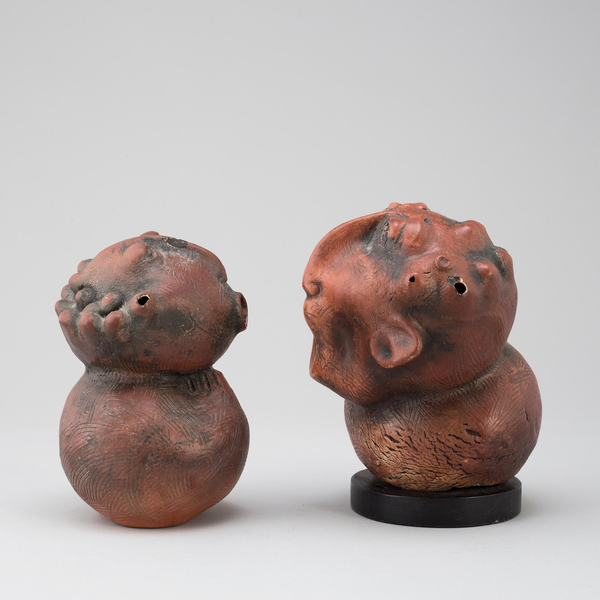 BORIS STOJKOV, skulpturer 4 st + 1 vas, signerade, stengods, Gustavsberg, 1960-/70-tal.