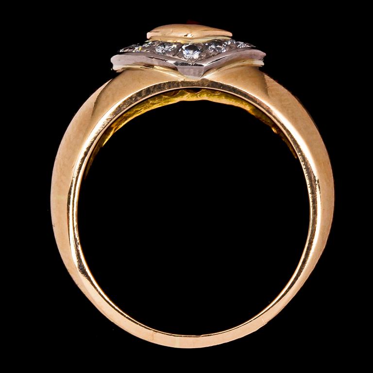 RING, 18k guld med rubin med briljantslipade diamanter, tot. ca 0.30 ct. Handgjord Lantz, 1989.