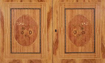 SKÅP/BARSKÅP, gustaviansk stil, omkring 1900-talets mitt.