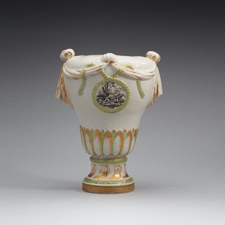 A enamelled vase, Qing dynasty, Jiaqing (1796-1820).
