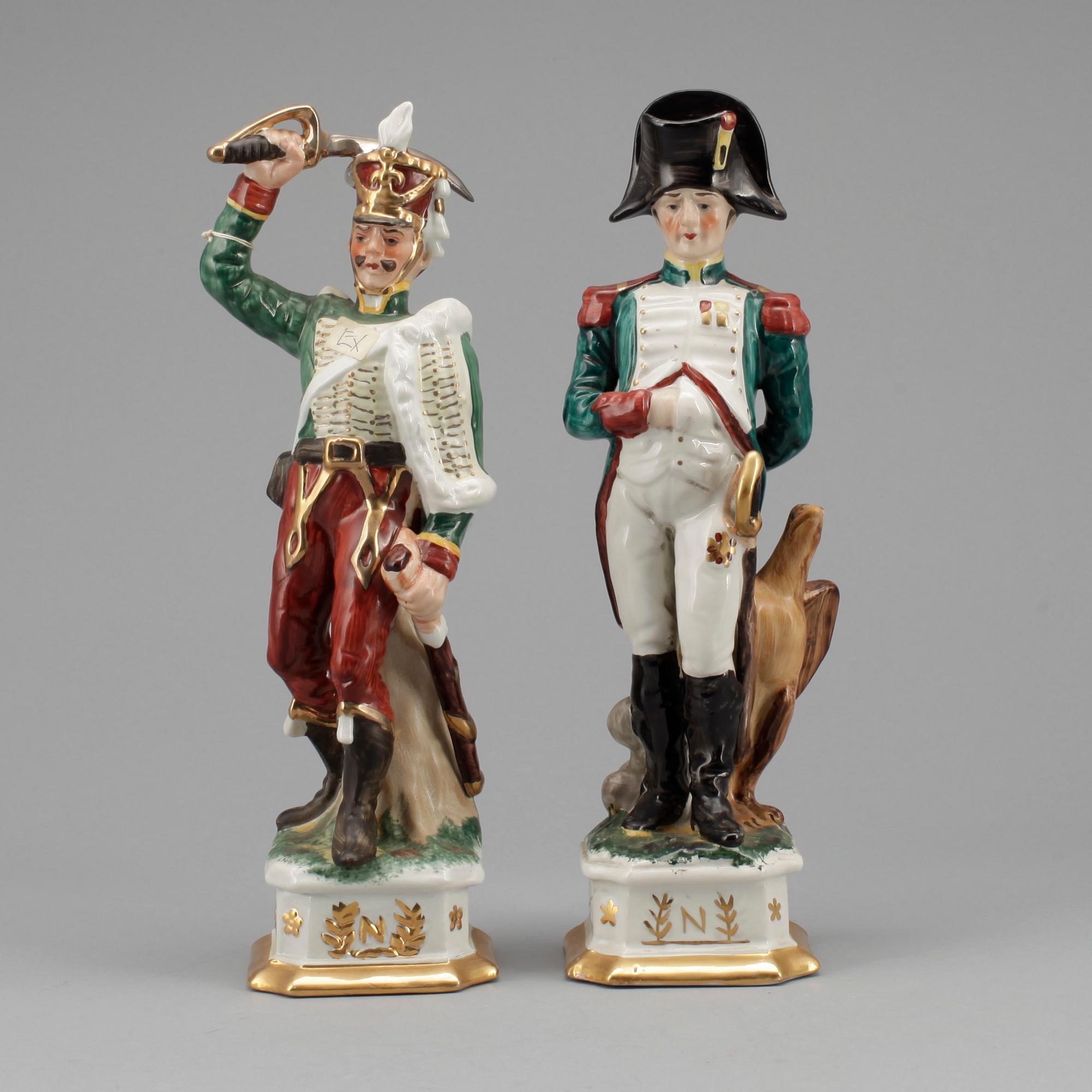 FIGURINER, ett par, porslin, 1900-talets första hälft.