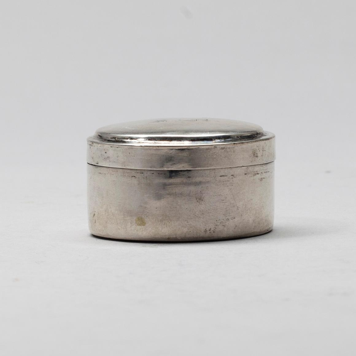 DOSA, silver, Helsingfors, 1827-1839, Gustaf Lindroos, vikt 24 g.