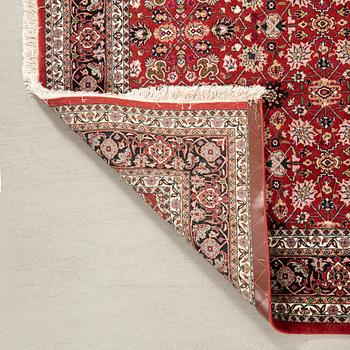 Carpet possibly Bidjar, approx. 248x174 cm.