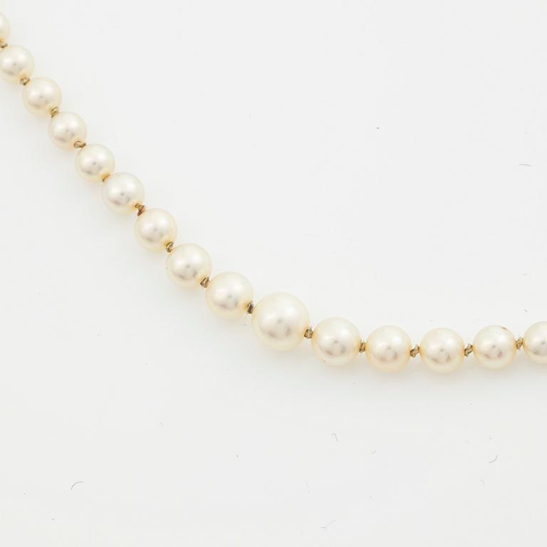 Collier odlade pärlor lås 18K guld.