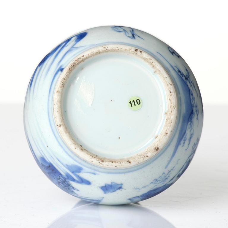 A blue and white Transitional vase, 1630/40's.