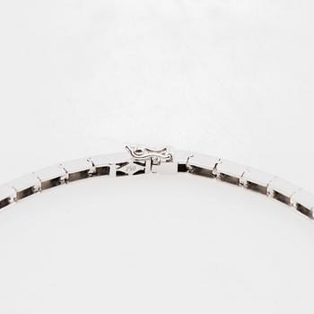 Armband 18K vitguld med runda briljantslipade diamanter.