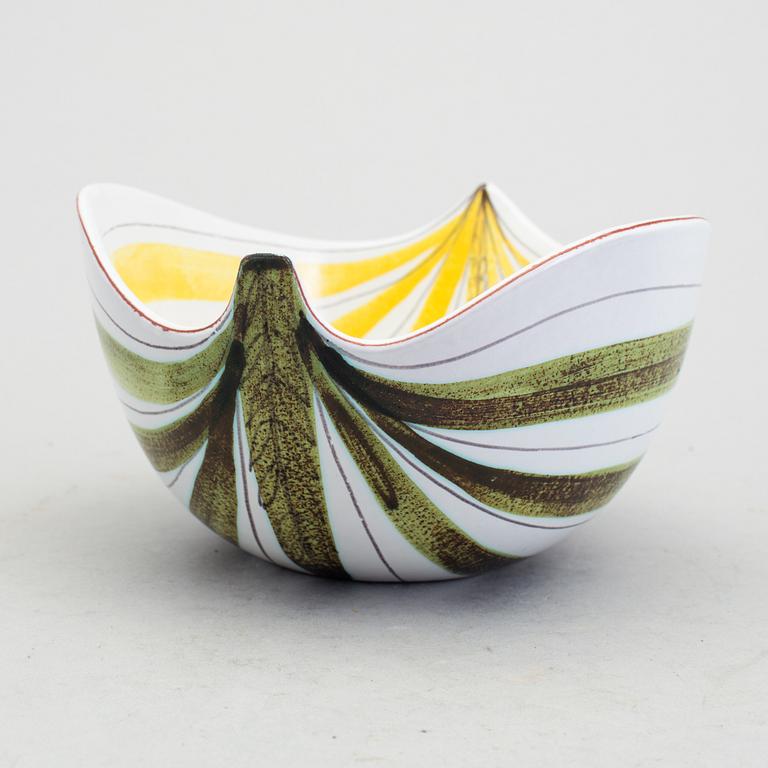 A Stig Lindberg faience bowl, Gustavsberg studio 1950´s.