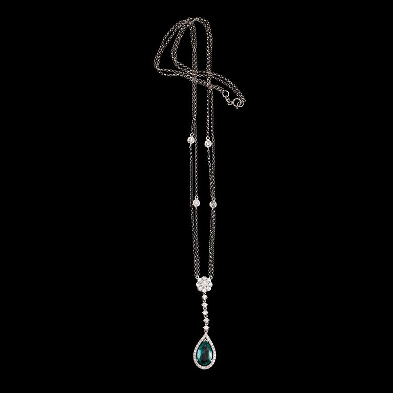 COLLIER, 18 k vitguld, smaragd ca 1.86 ct, briljantslipade diamanter tot ca 0.94 ct.