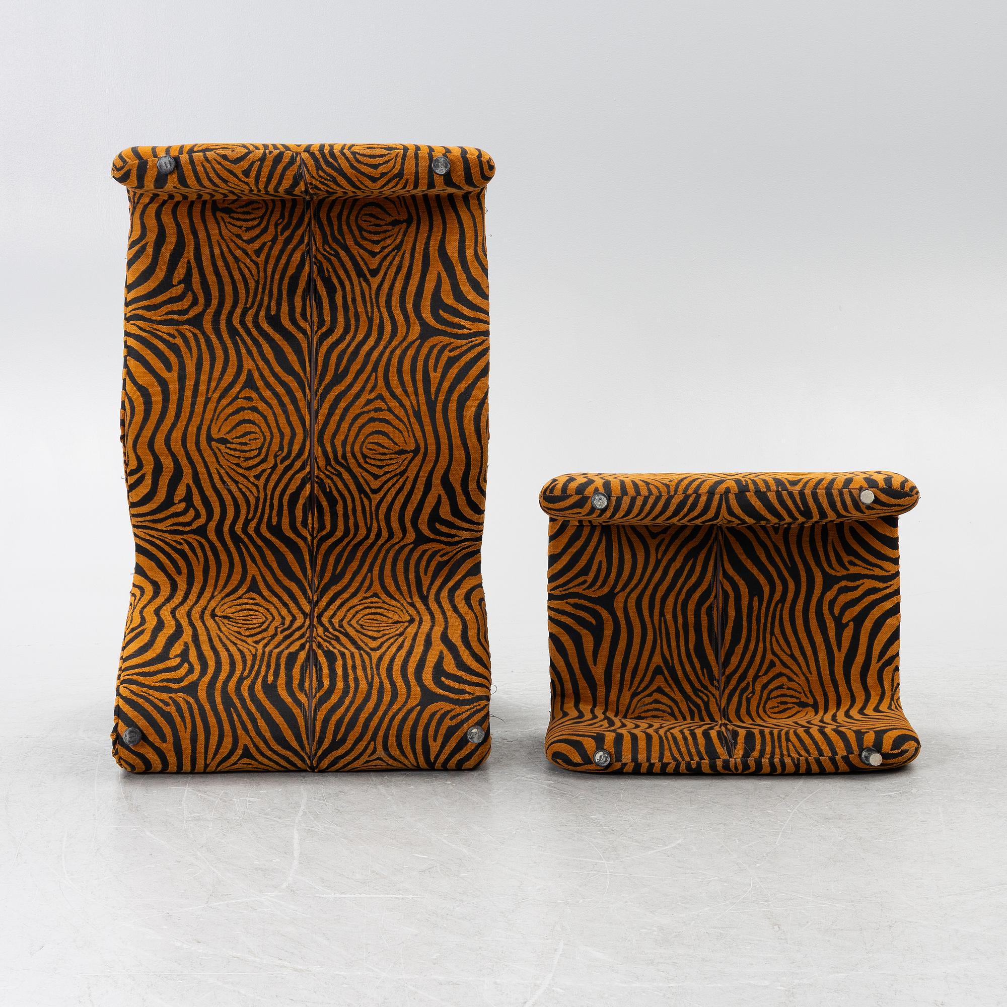 Jan Ekselius, fåtölj med fotpall, "Etcetera", JO Carlssons Möbelindustri, Vetlanda, 1970-tal.