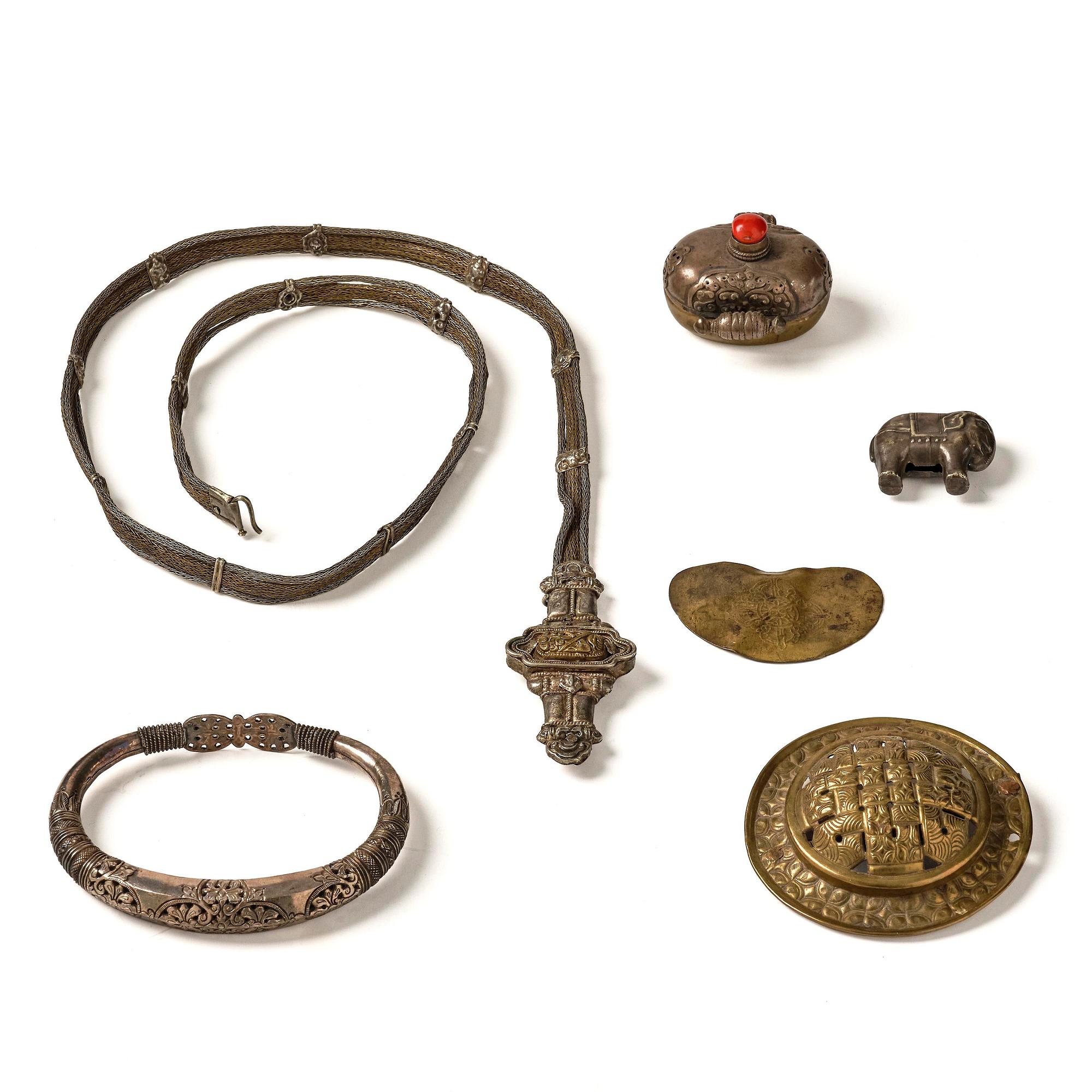 A group lot, Tibet 18/19th century.