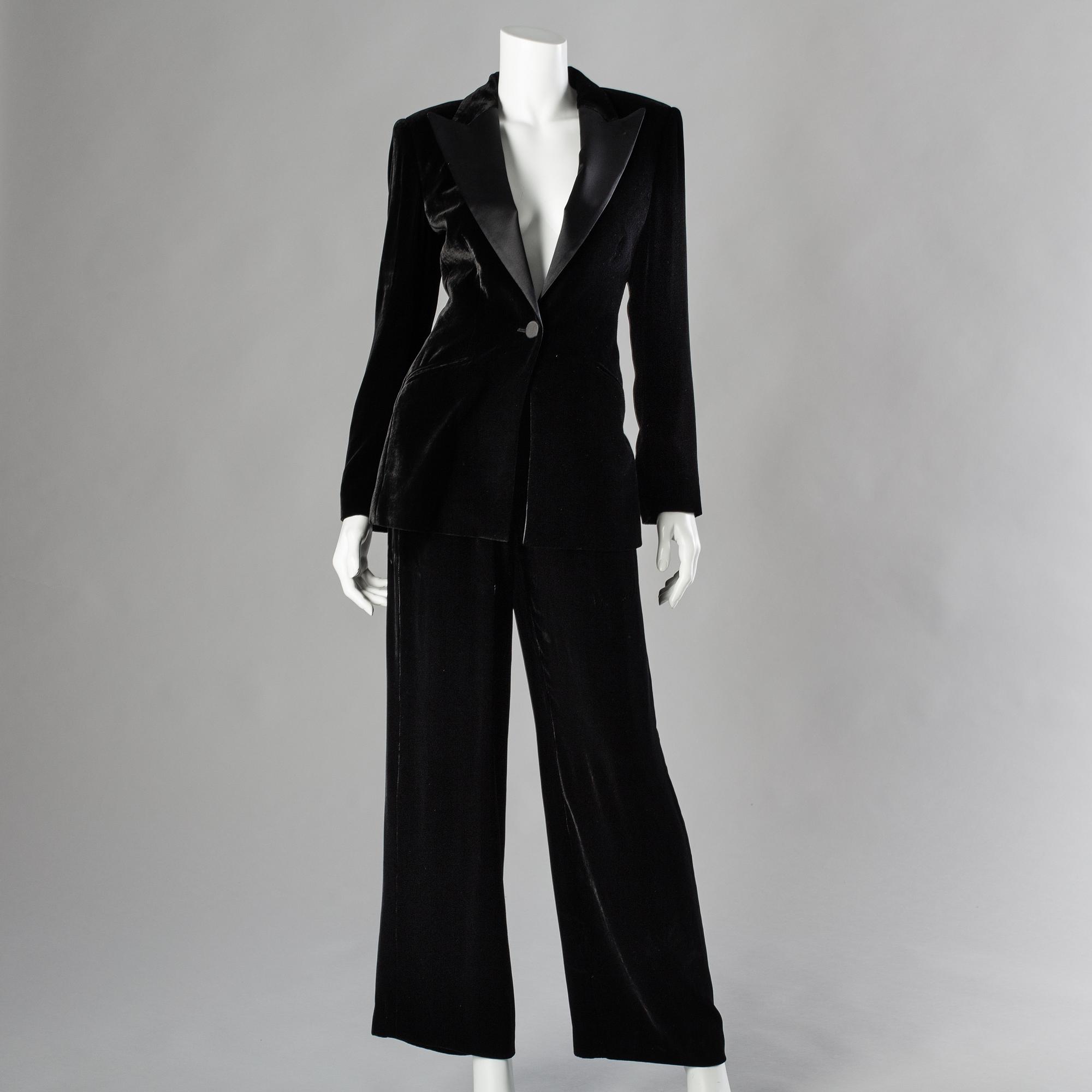 LADIES TUXEDO, Armani. Size 44.