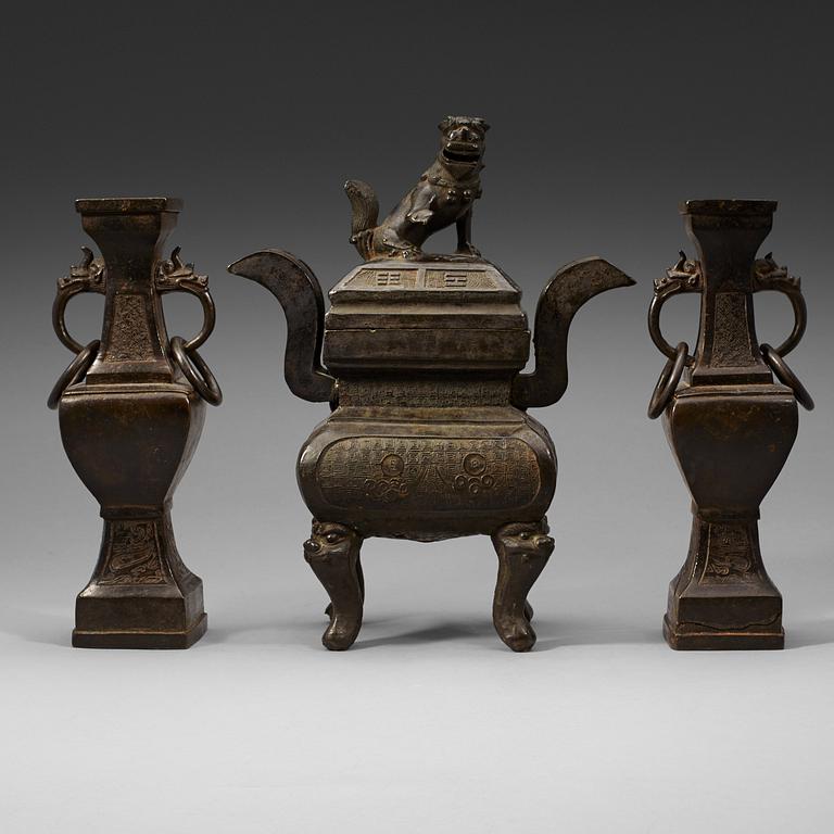 A three piece altar garniture, Ming dynasty (1368-1644).