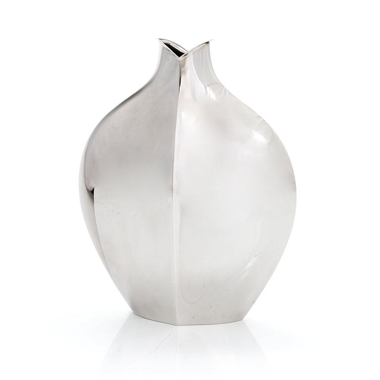 Tapio Wirkkala, sterling silver vase model TW 42, Kultakeskus, Hämeenlinna 1970.