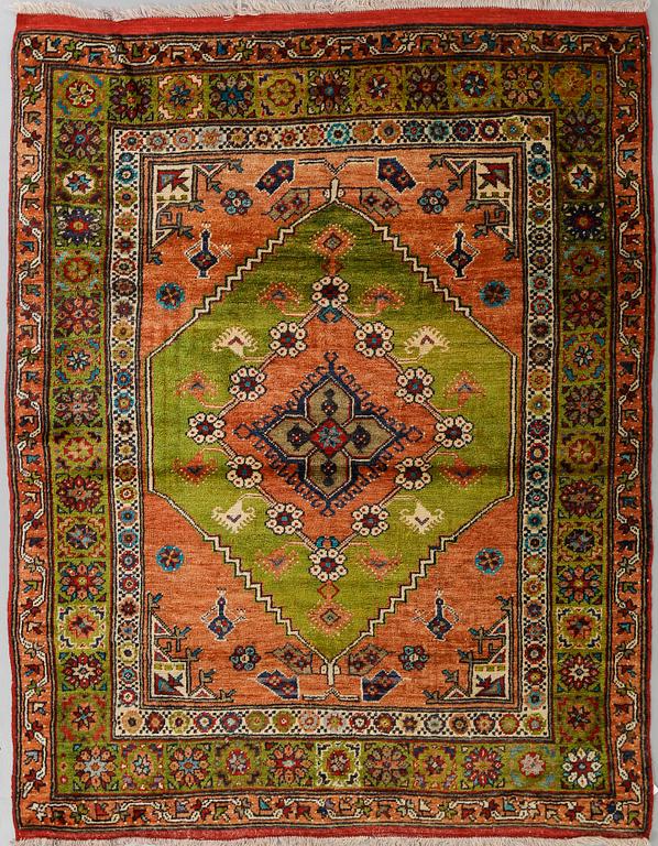 MATTA, semiantik Anatol, sannolikt Milas. Ca 170 x 144 cm.