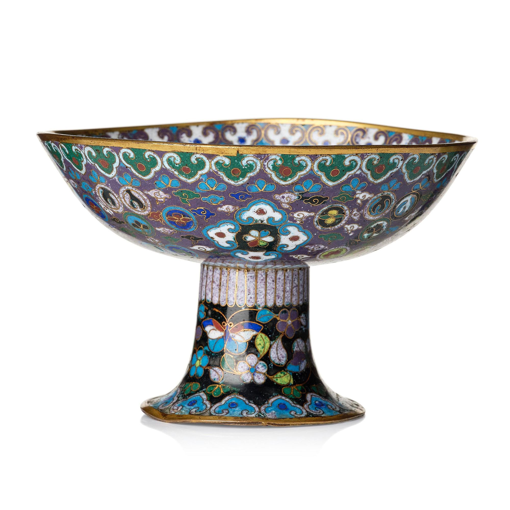A cloisonné stem cup, Qing dynasty, 19th century.
