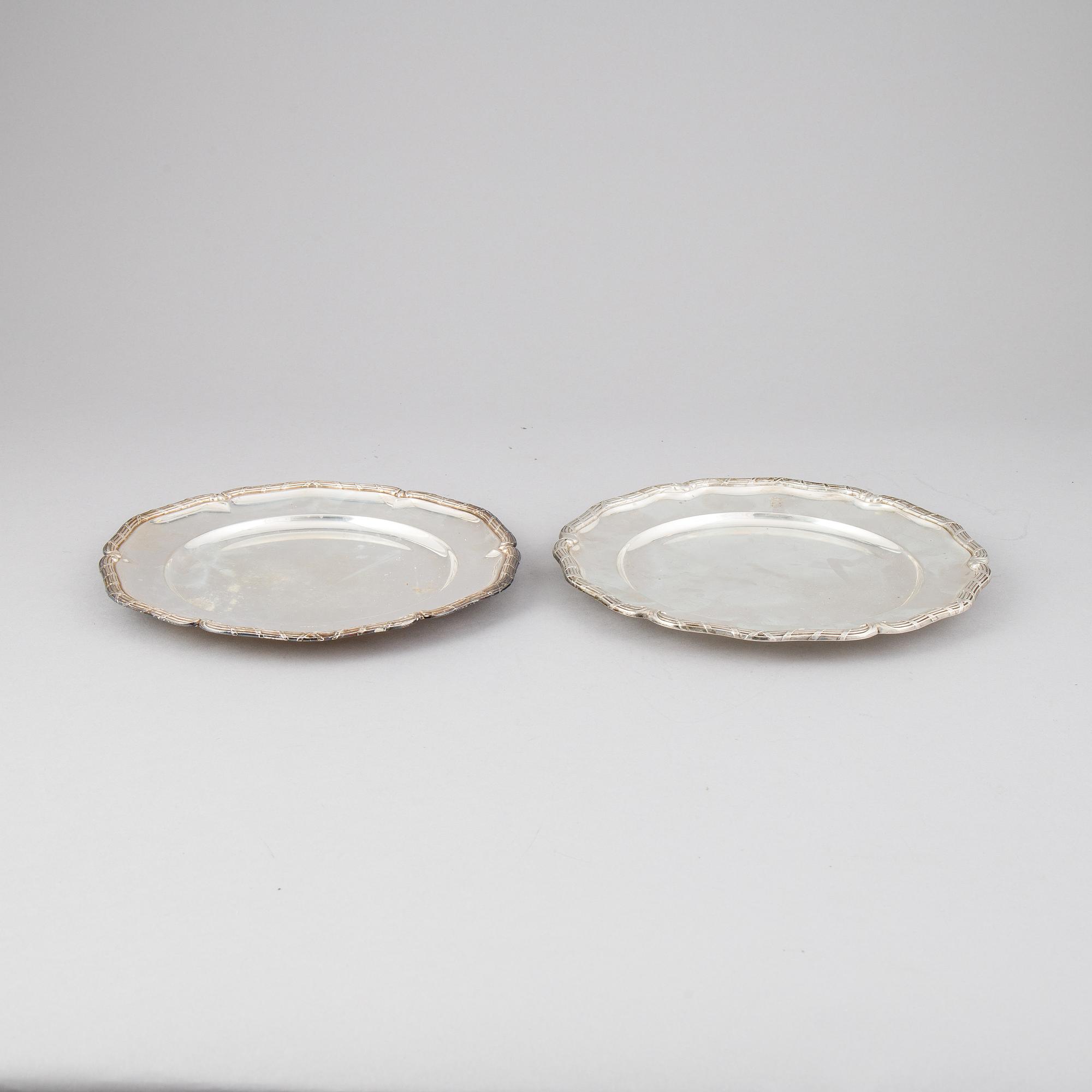 13 Swedish silver plates, 1915-52.