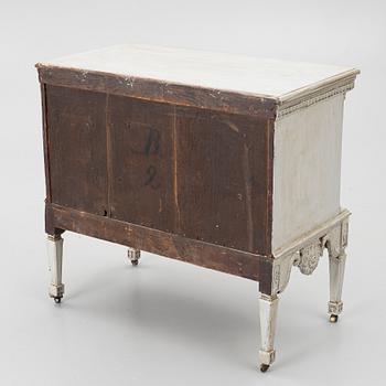 Chest of drawers, Louis XVI style, first half of the 20th century.