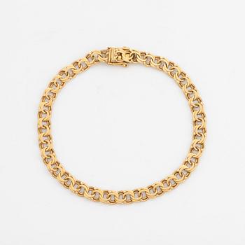 18K gold bracelet.