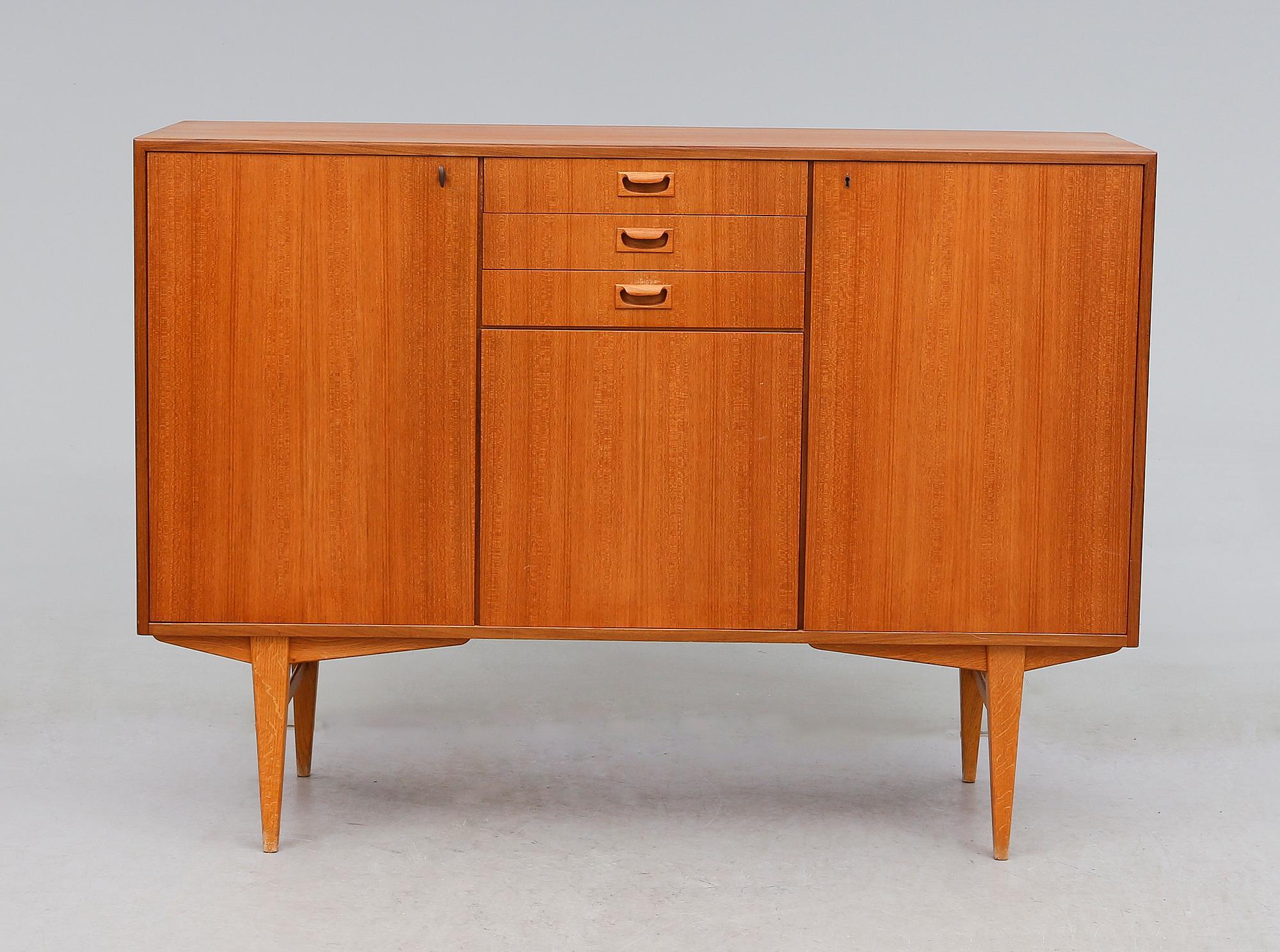 SIDEBOARD, 1900-talets andra hälft.