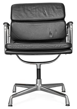 1000. CHARLES & RAY EAMES, karmstol, "EA-208", Vitra, Tyskland.