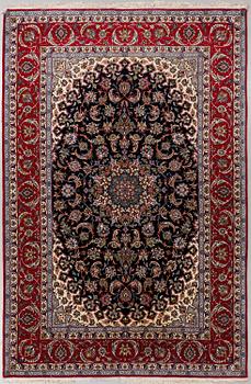 A CARPET, Old Esfahan, part silk, ca 306,5 x 201 cm.