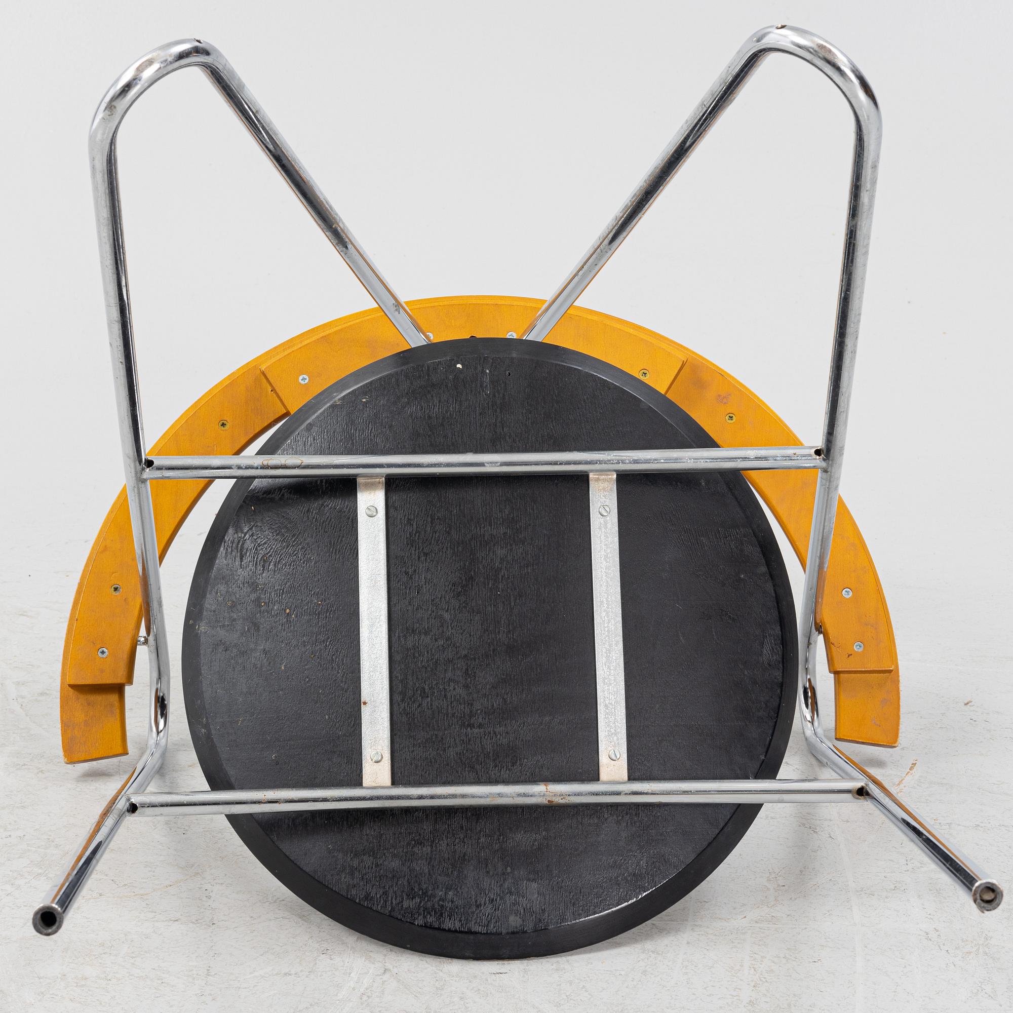 Pentti Hakala, karmstol, "W-chair", Korhonen, formgiven 1985.