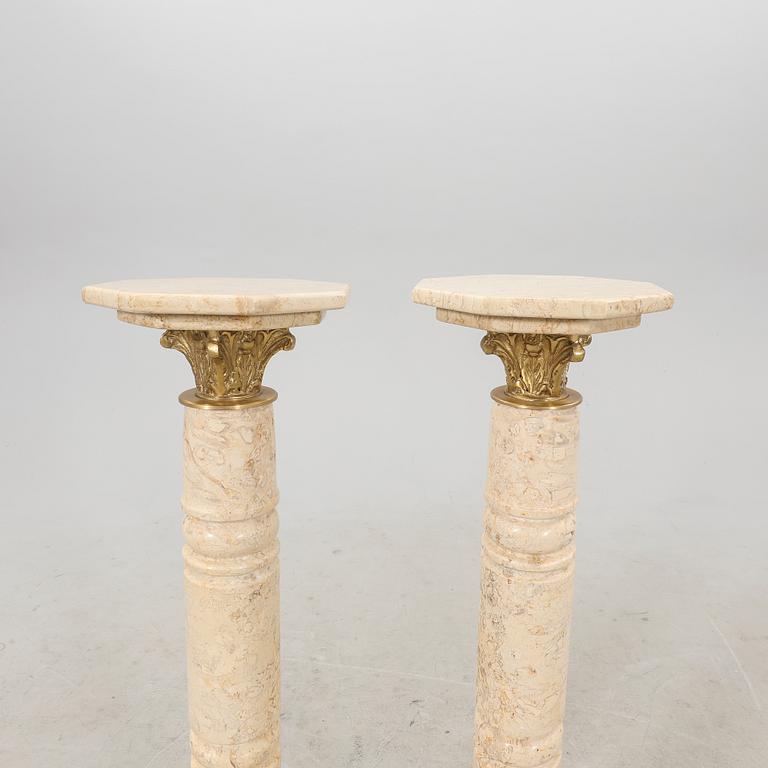 Piedestaler, ett par, modern tillverkning.