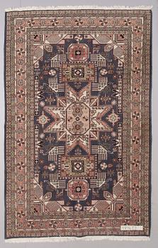 MATTA, orient. Ca 250 x 170 cm.