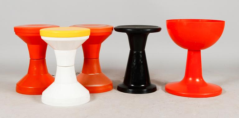 PALLAR OCH PIEDESTAL, 5 delar, plast, 1950-tal.