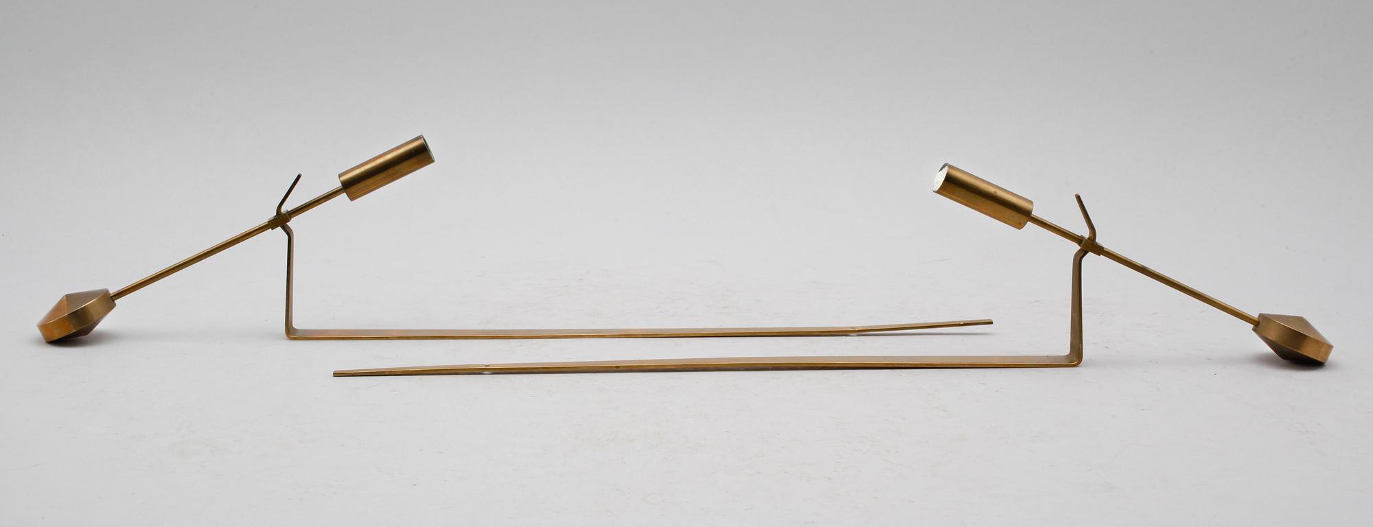 VÄGGLAMPETTER, 2 st, mässing, "Pendeln", Pierre Forsell, Skultuna, 1900-talets andra hälft.