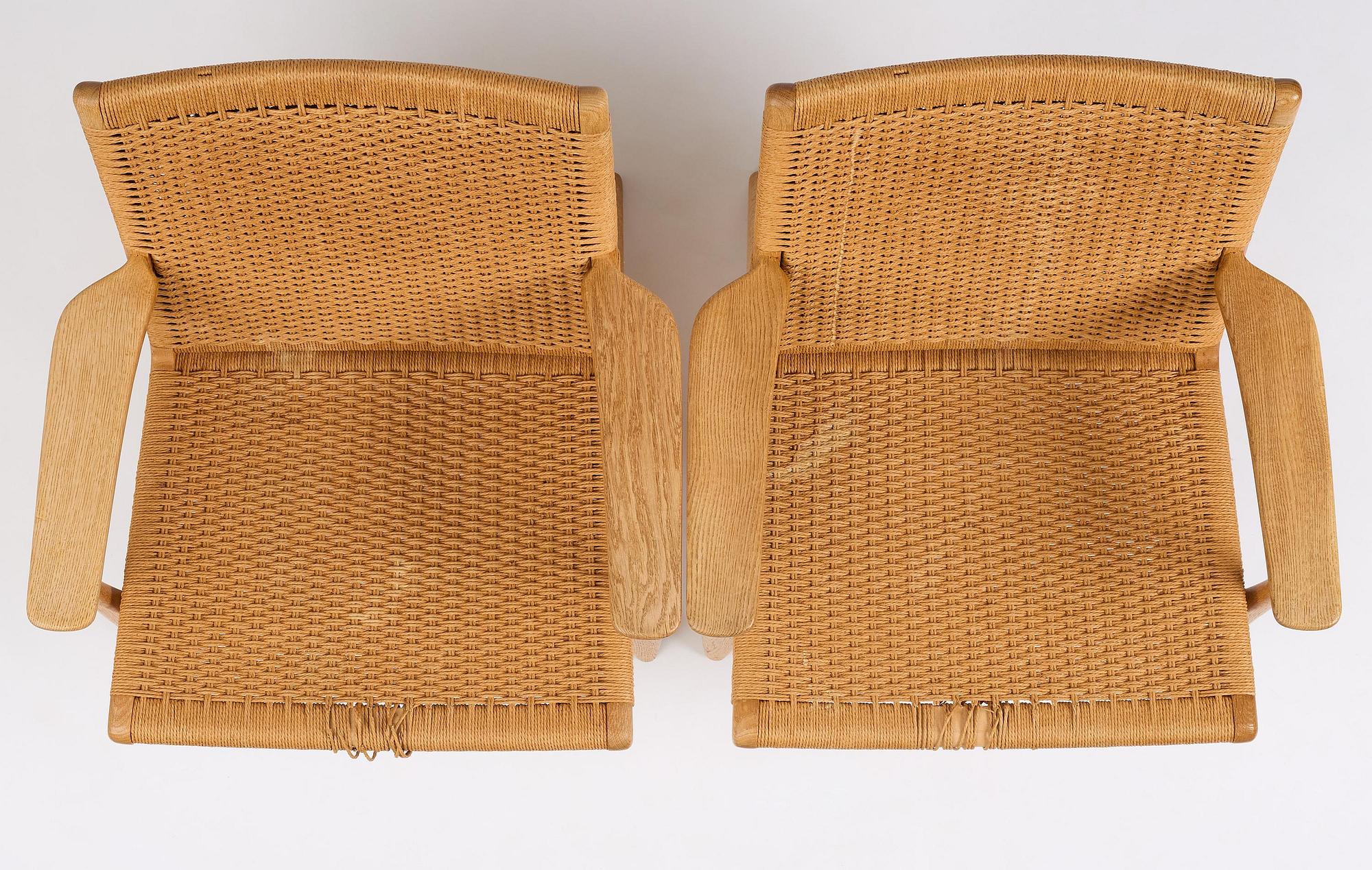 Hans J. Wegner, fåtöljer, ett par, "CH25", Carl Hansen & Son, Danmark, 1960-tal.
