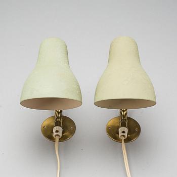 SÄNGLAMPOR, ett par. Märkta NK. 1950-tal.