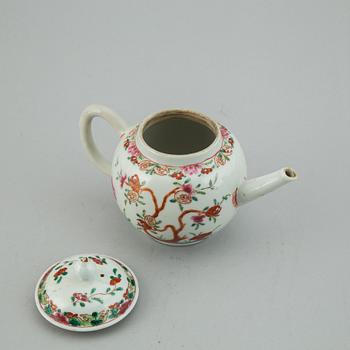 Tekanna med lock, kompaniporslin. Qingdynastin, Qianlong (1736-95).