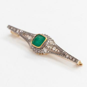 Brooch, faceted emerald, rose cut diamonds, 18K gold, A. Tillander.