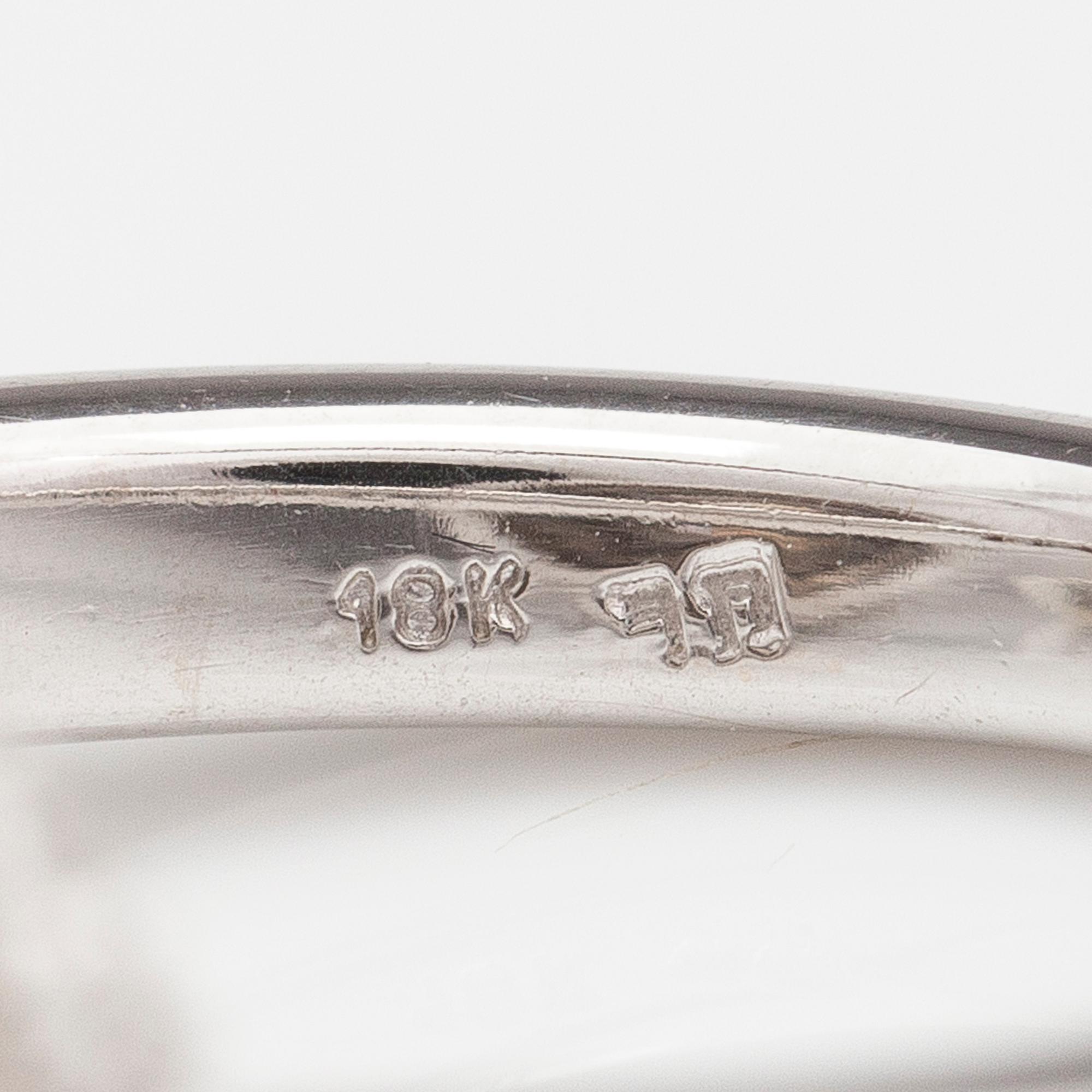 An 18K white gold ring with brilliant cut diamonds ca. 2.04 ct in total. With IGL certificate.