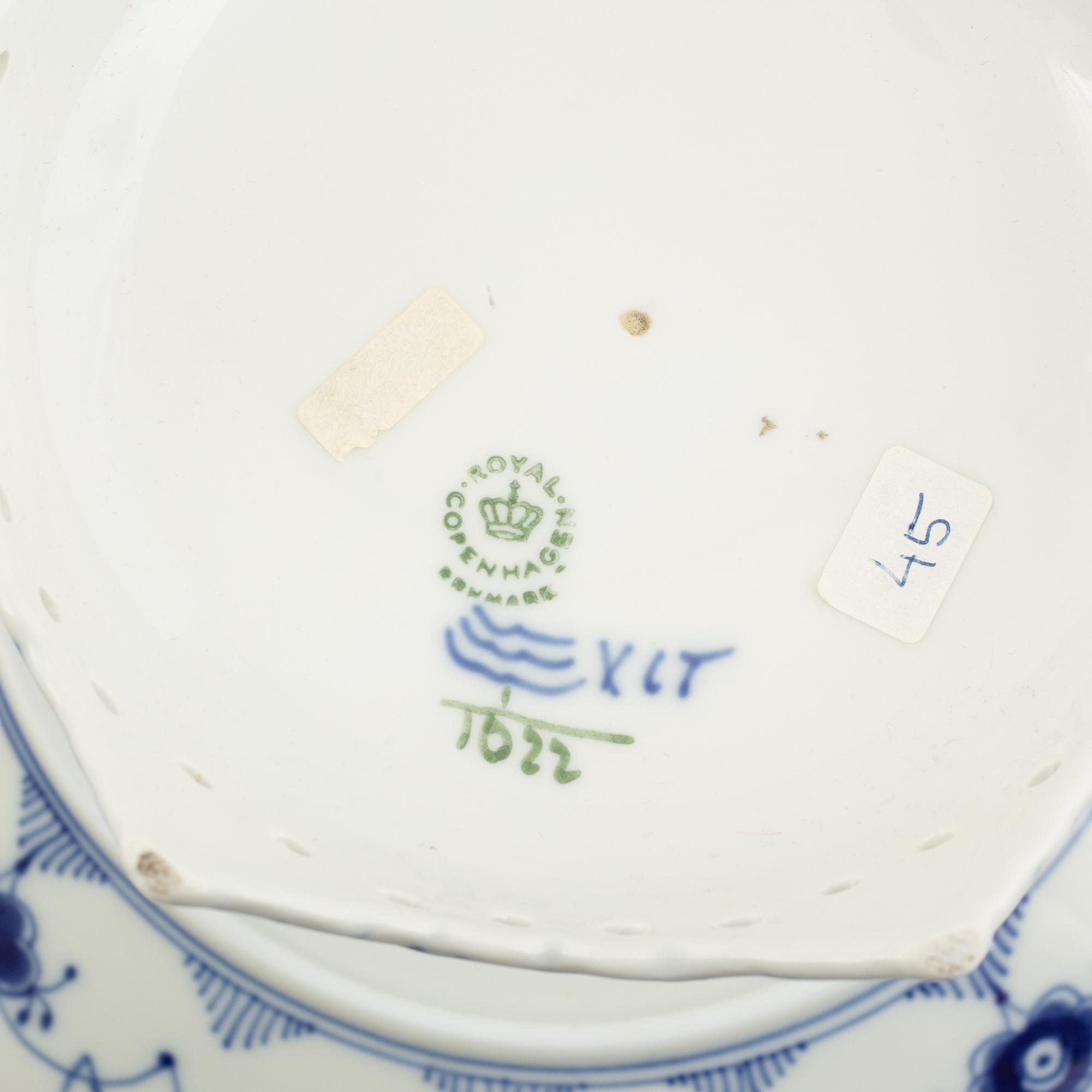 A 'Blue Fluted Full Lace' / 'Musselmalet porcelain centerpiece bowl, Royal Copenhagen, model 1022, 1969-78.