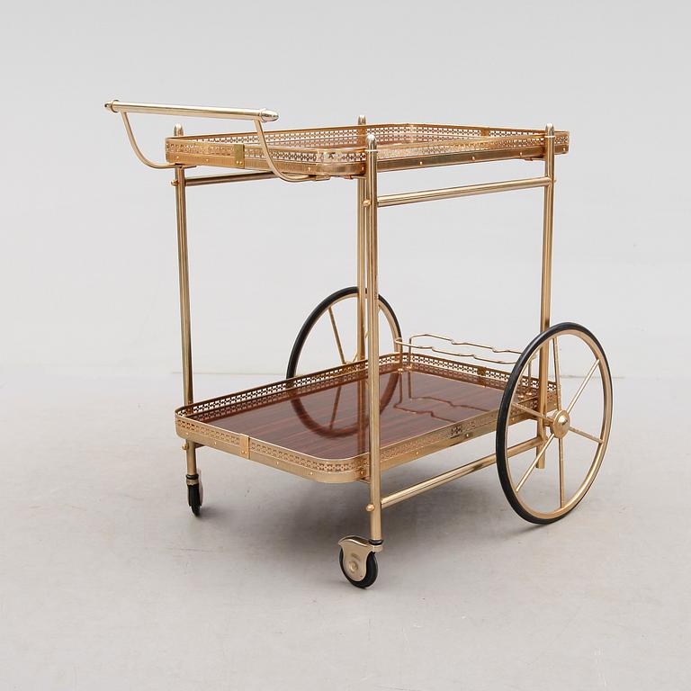 SERVERINGSVAGN, 1900-talets andra hälft.