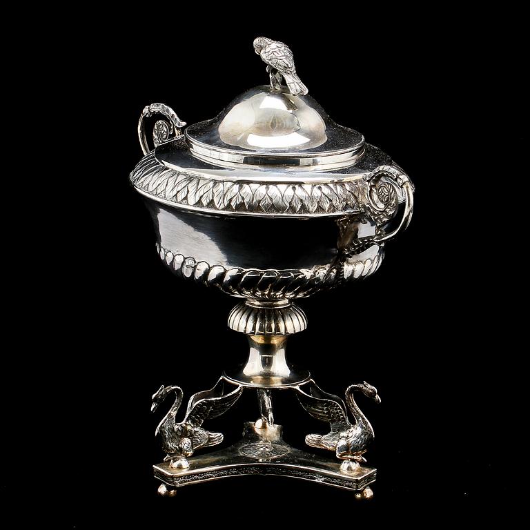 SOCKERSKÅL, silver, Bengt Tellander, Jönköping, 1830. Tot. v. 620 g.