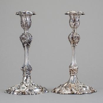 LJUSSTAKAR, ett par, nysilver, nyrokoko,  1800-tals slut.
