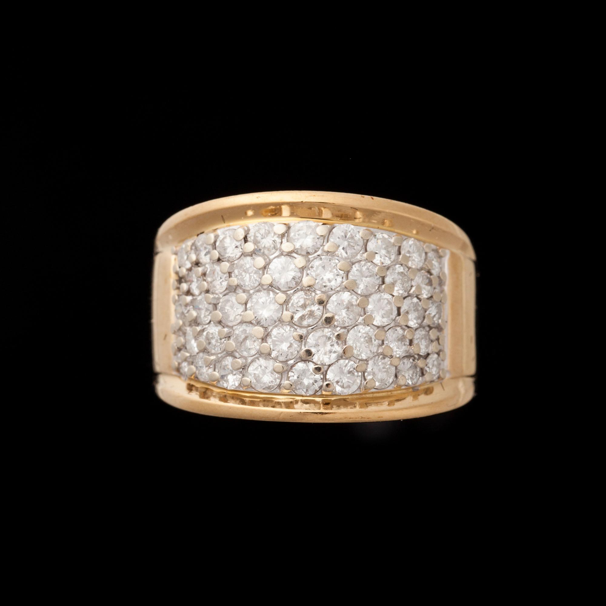 RING, 14K guld, briljantslipade diamanter 43 st, tot. ca 1,50 ct. Vikt 5,57 g. Intyg.