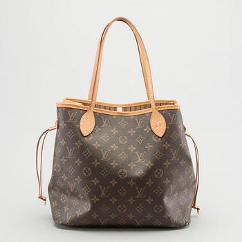 A Louis Vuitton Neverfull MM bag.