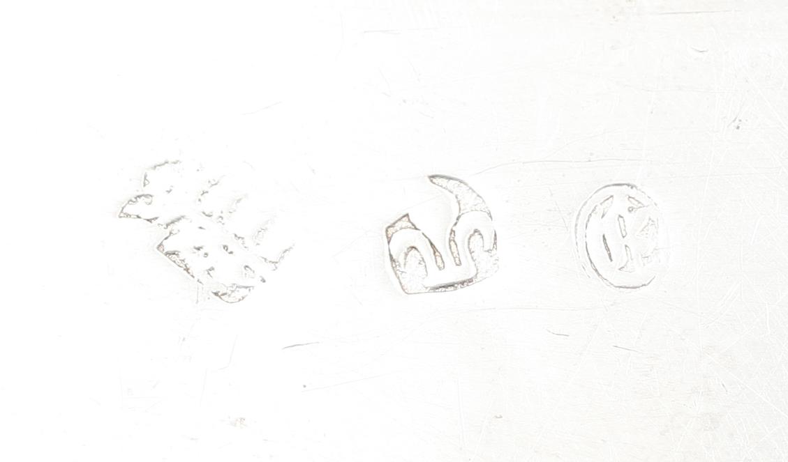 DOSA, silver, sannolikt Dijon, Frankrike, 1700-tal. Vikt ca 154 g.