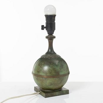 Guldsmedsaktiebolaget, a table lamp, 1930's.