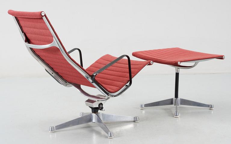 KARMSTOL MED FOTPALL, EA122 och EA123, Charles & Ray Eames, Herman Miller, 1900-talets andra hälft.