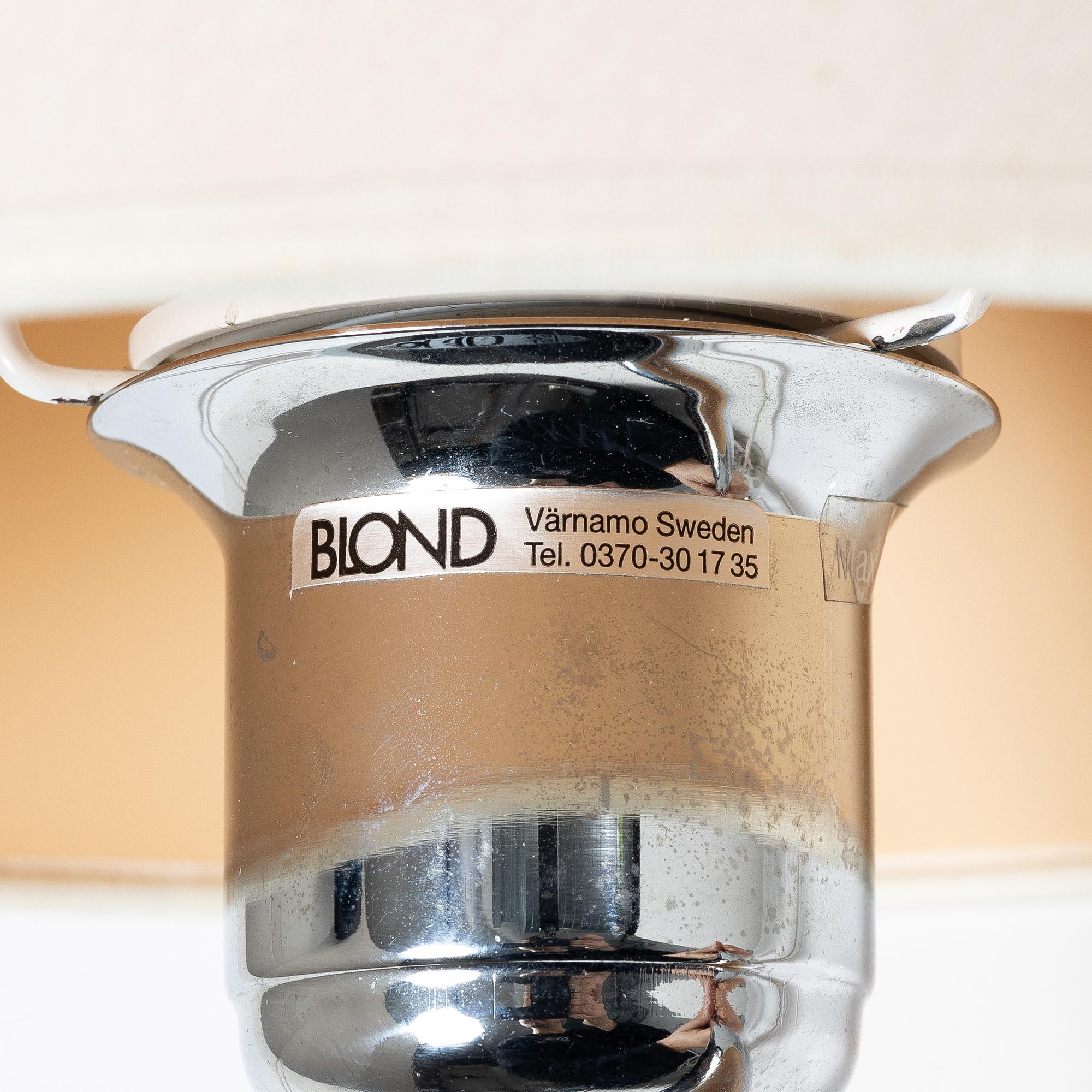 A pair of wall lamps, Blond Belysning, Värnamo.