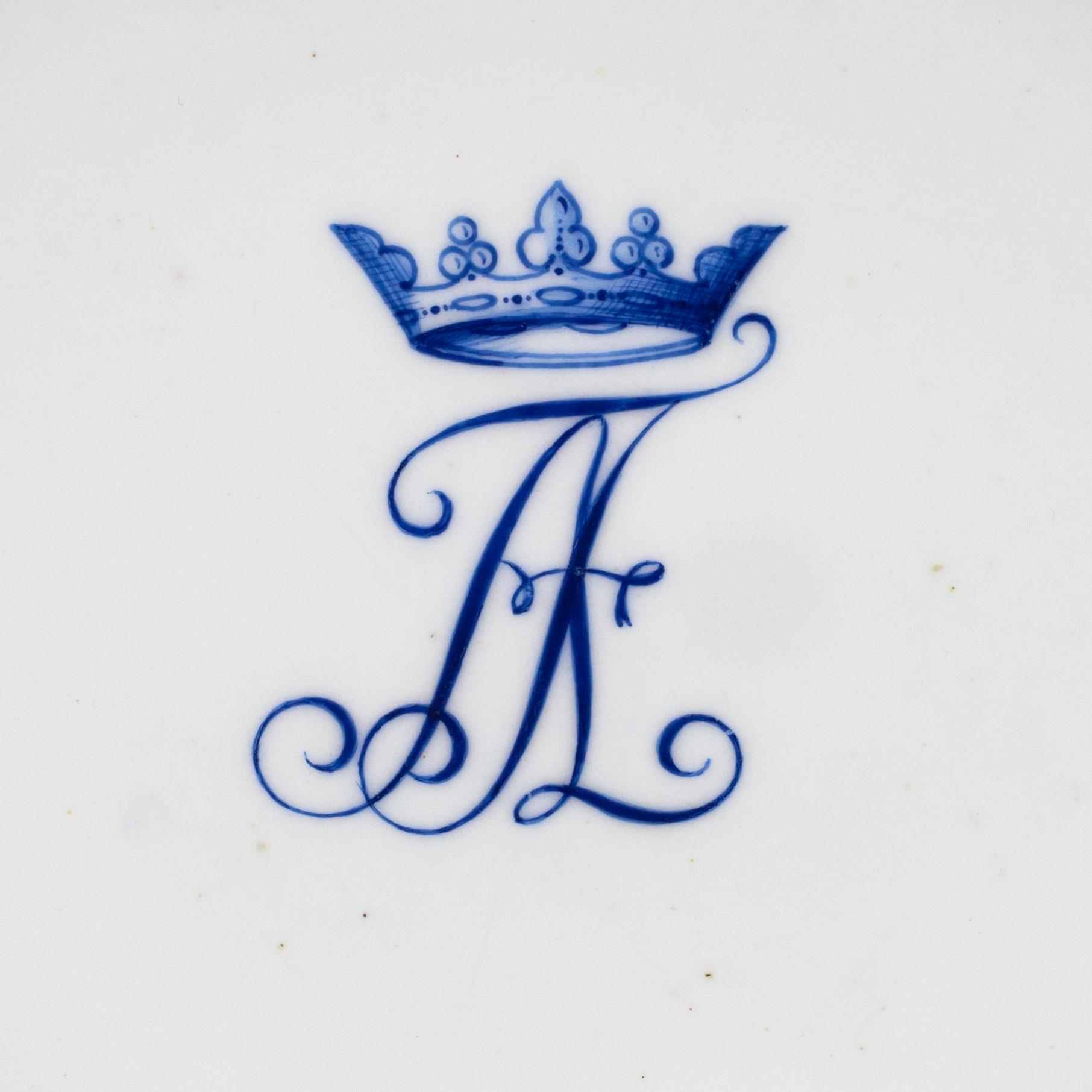 TALLRIKAR, 16 st, porslin, med Axel von Fersens monogram, Paris 1804-09.