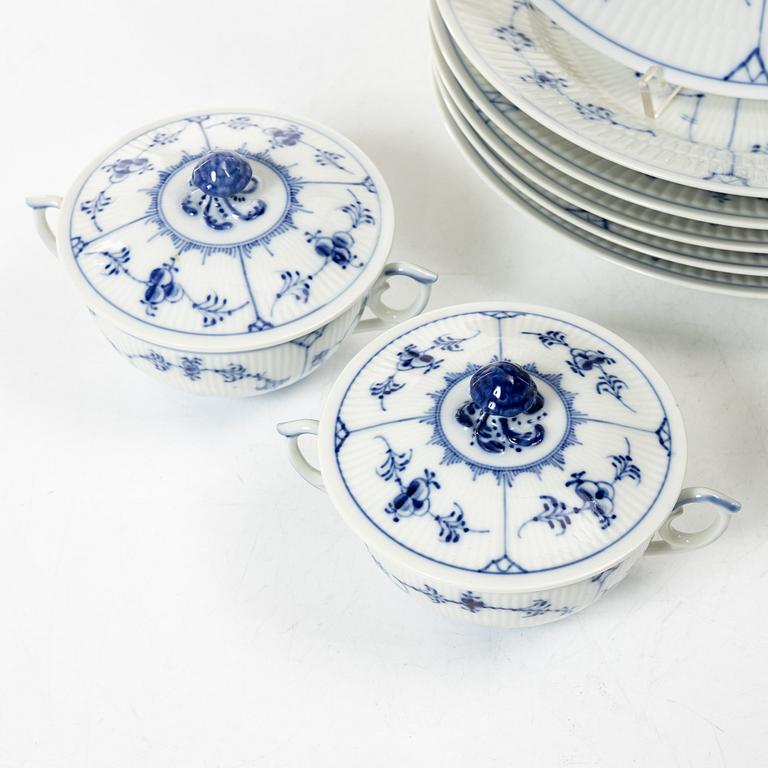 Royal Copenhagen, servisdelar, 9 st, "Musselmalet halvblonde", Danmark.