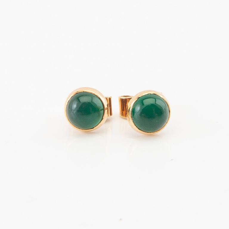 Two pairs of 18K gold earrings set with cabochon-cut stones.
